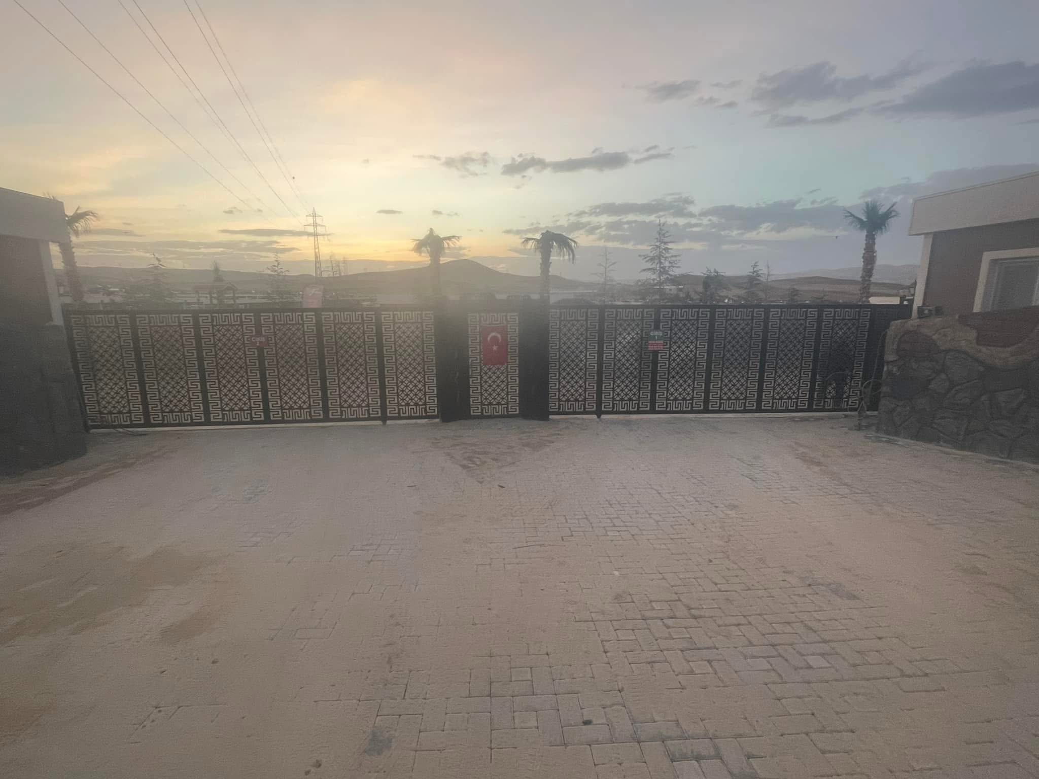 Lazer kesim kapi
